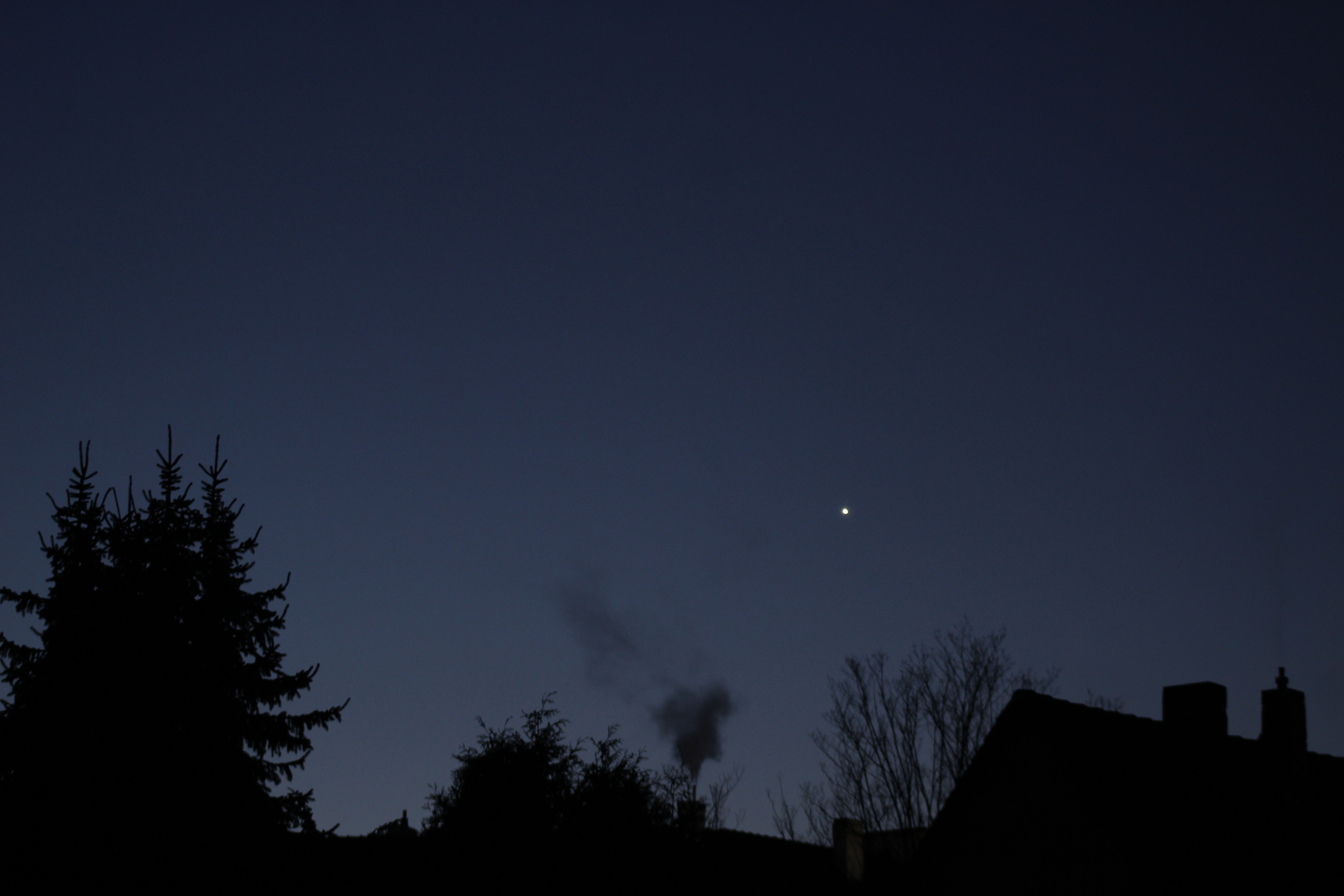 12,2,22 UT 5_50 Venus.JPG