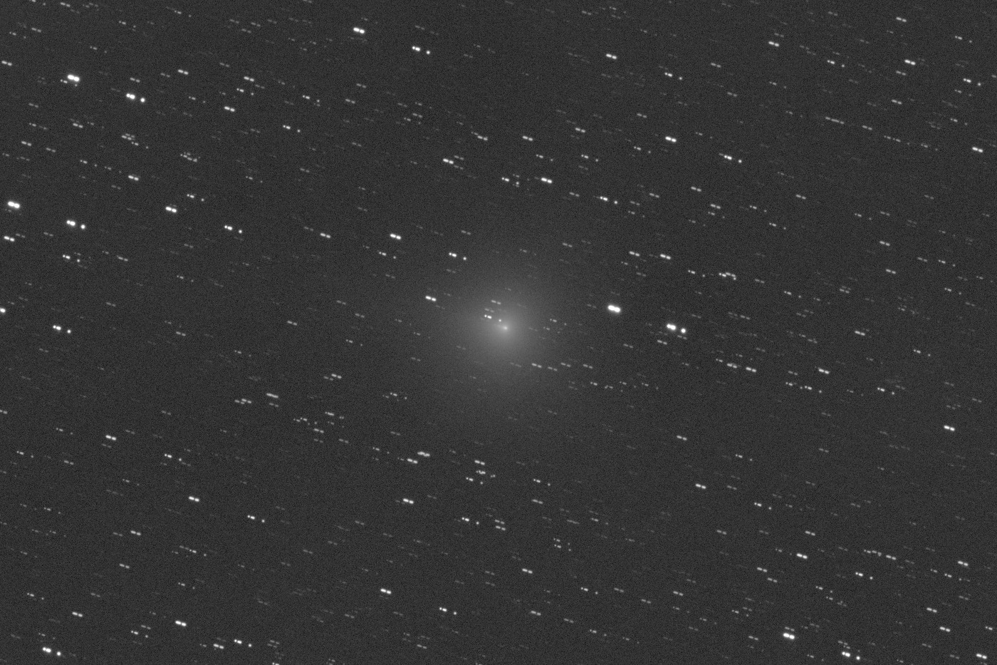 C2025R2_2025_10_30_1838_1918UT_12x30s_Gain160_620mm_comet05.jpg
