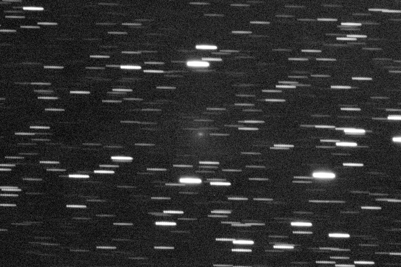 24P_2025_10_31_0155_0236UT_10x4min_Gain160_620mm_comet1.jpg