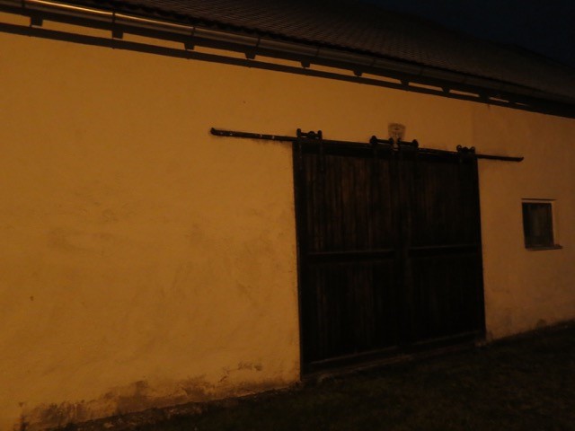 weiße Wand im Na-Streulicht.jpg