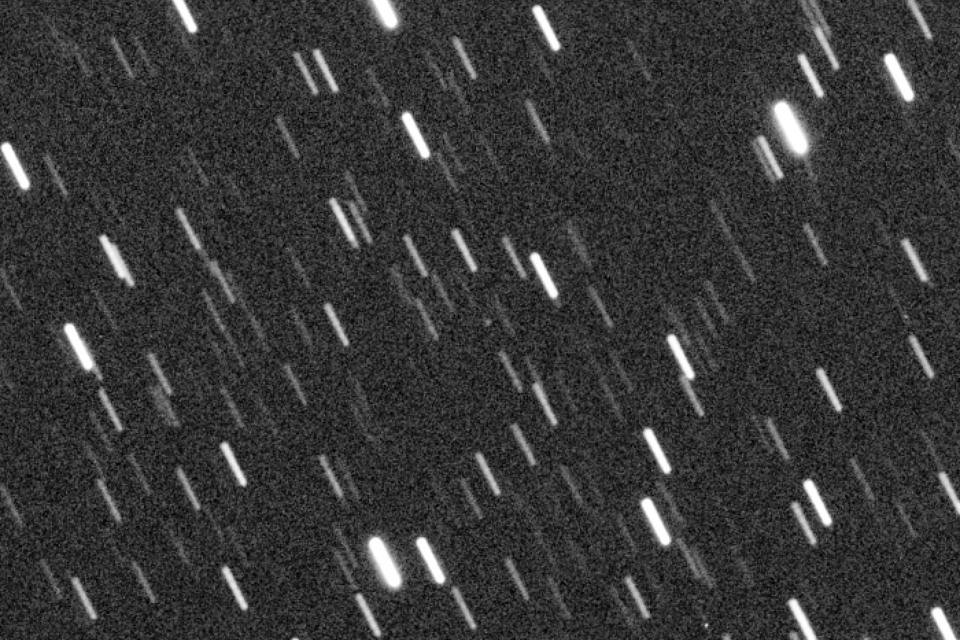 C2019N1_2019_08_22_2141_2337UT_21x240s_ISO800_580mm_comet.jpg